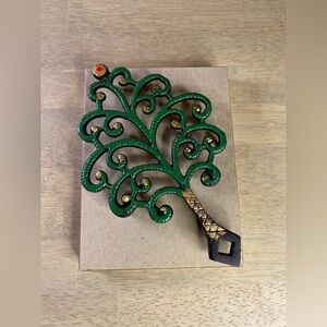 CAST IRON FAMILY TREE TRIVET 1950’s John Wright‎ Painted Leafs Footed Marked MCM